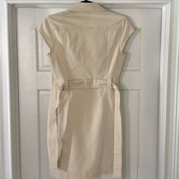 Hunter and Brown Stylish Cream Button-Down Dress - Picture 4 of 8